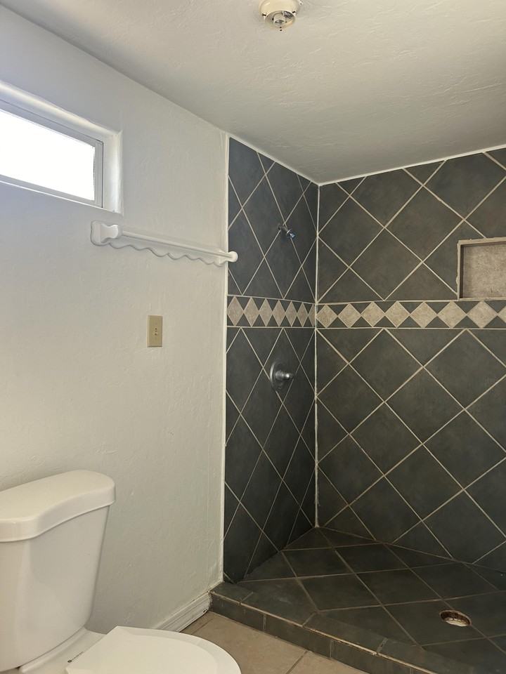 1217 W Wabash St #3 - Photo 6 of 7