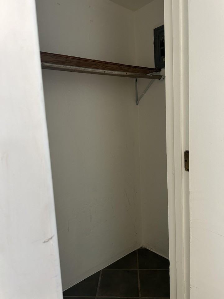 1217 W Wabash St #3 - Photo 7 of 7