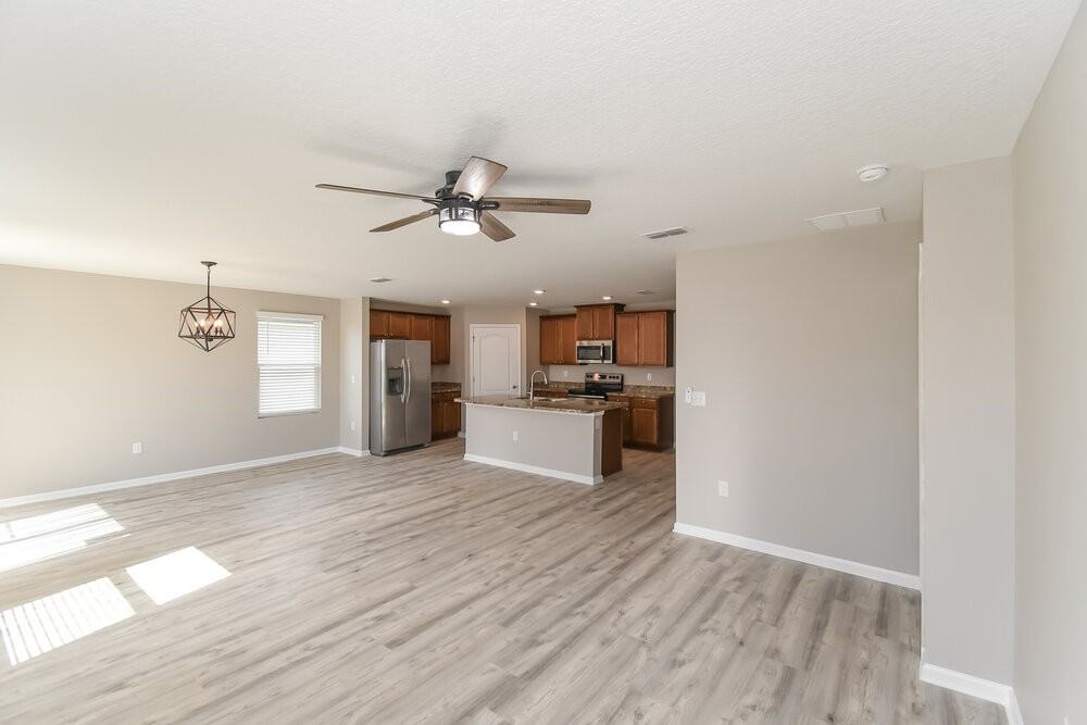 2283 Pebble Point Dr - Photo 4 of 16
