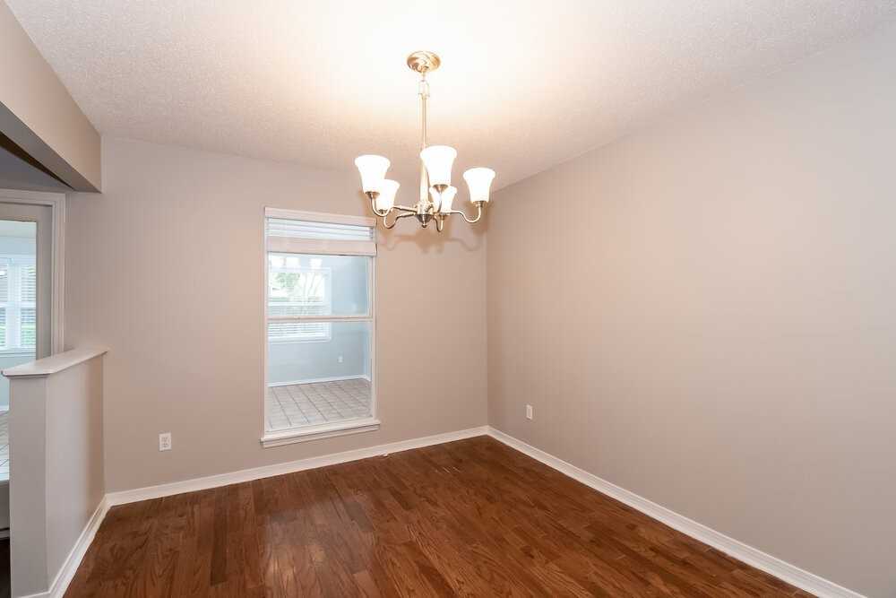 11544 Oak Park Dr - Photo 5 of 16