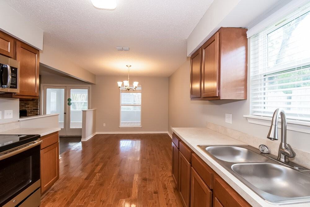11544 Oak Park Dr - Photo 7 of 16