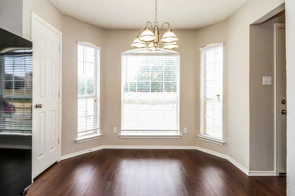 2844 Claremont Dr - Photo 5 of 15