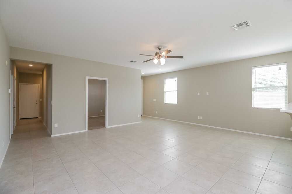 12169 W Del Rio Ln - Photo 3 of 16