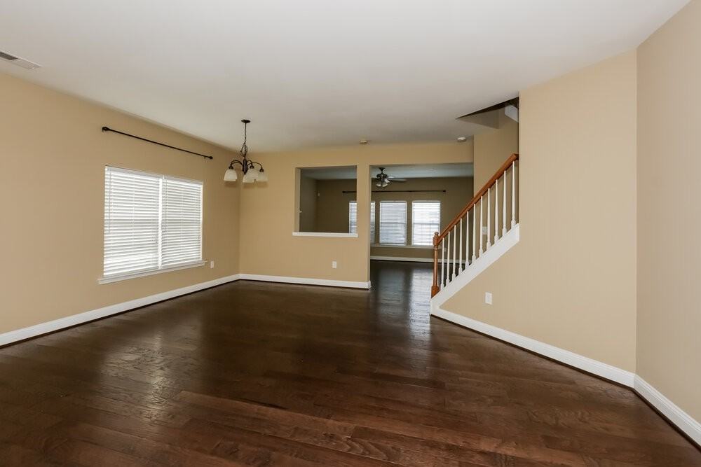 4700 Kiddle Ln - Photo 4 of 20