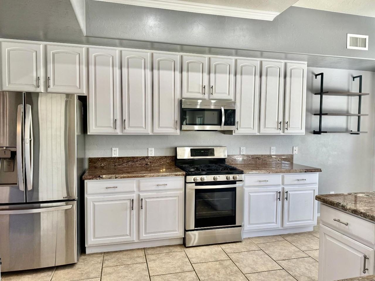 12768 N Lantern Way - Photo 7 of 20