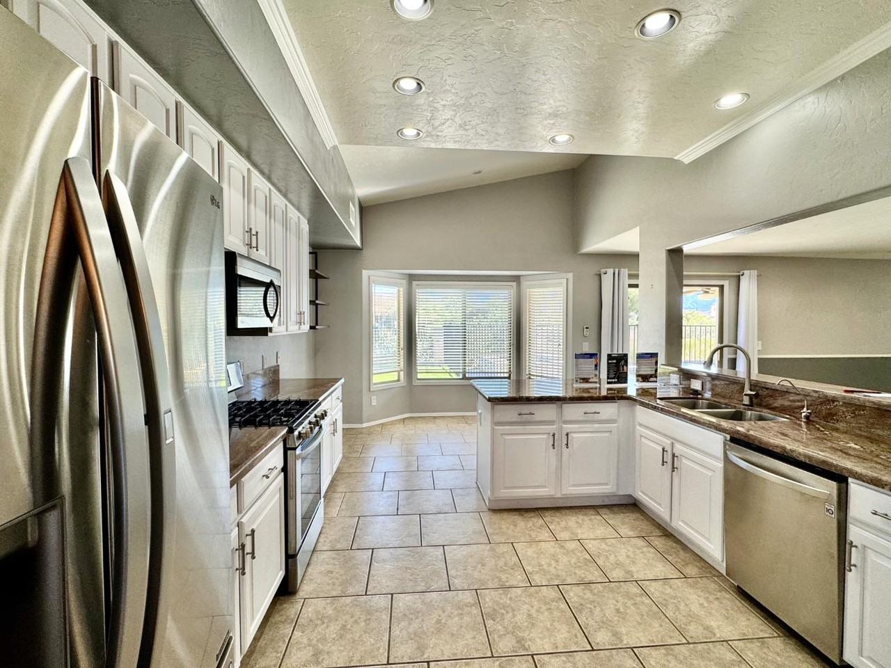 12768 N Lantern Way - Photo 7 of 20