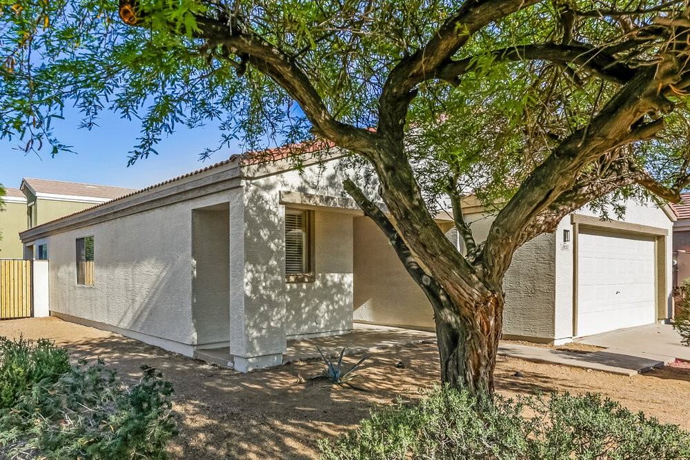 2650 S 84th Dr - Photo 3 of 16