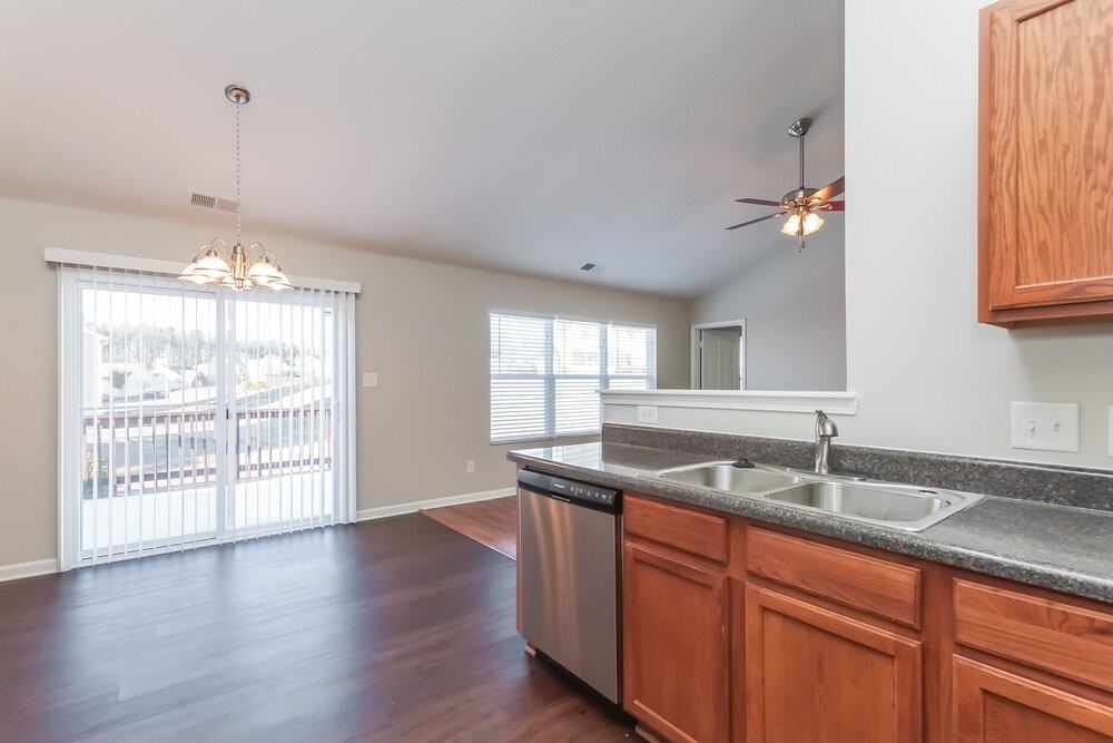 3907 Hunter Hill Ln - Photo 6 of 15