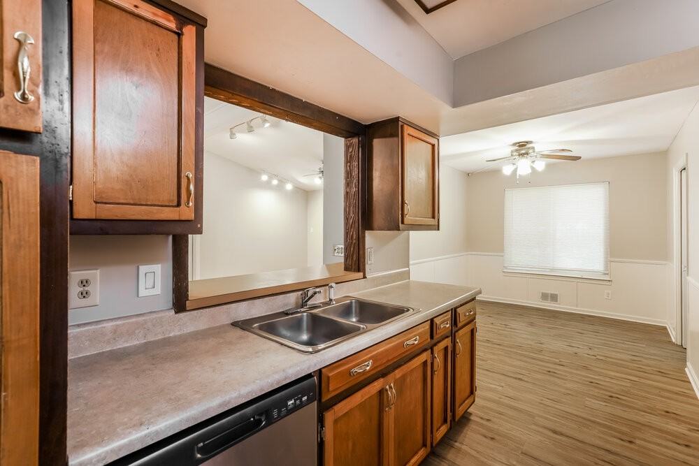 6651 Windwood Cir - Photo 7 of 17