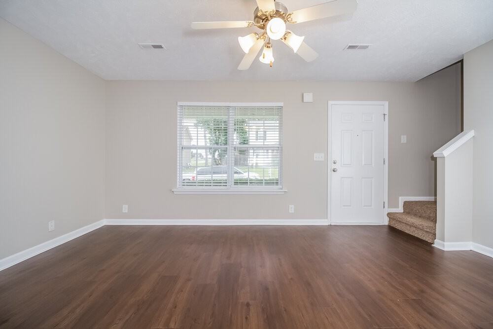 222 Niagra Ln - Photo 2 of 15