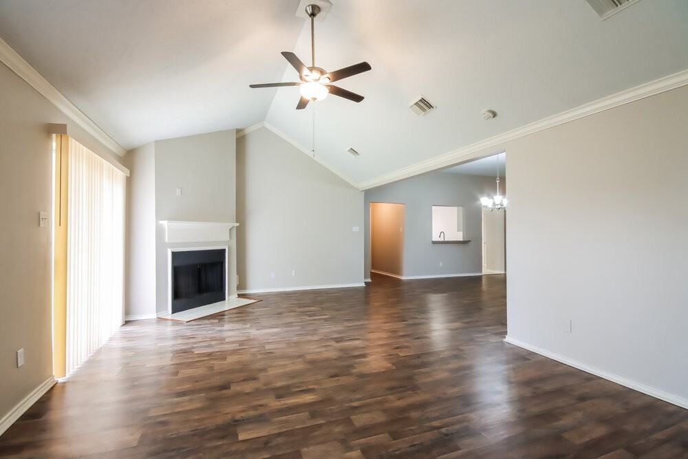 5915 Culross Close - Photo 4 of 16