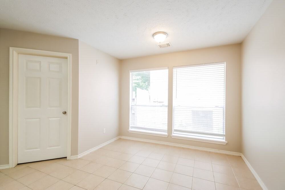 5915 Culross Close - Photo 6 of 16