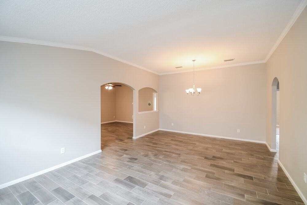 1032 Beckingham Dr - Photo 5 of 16