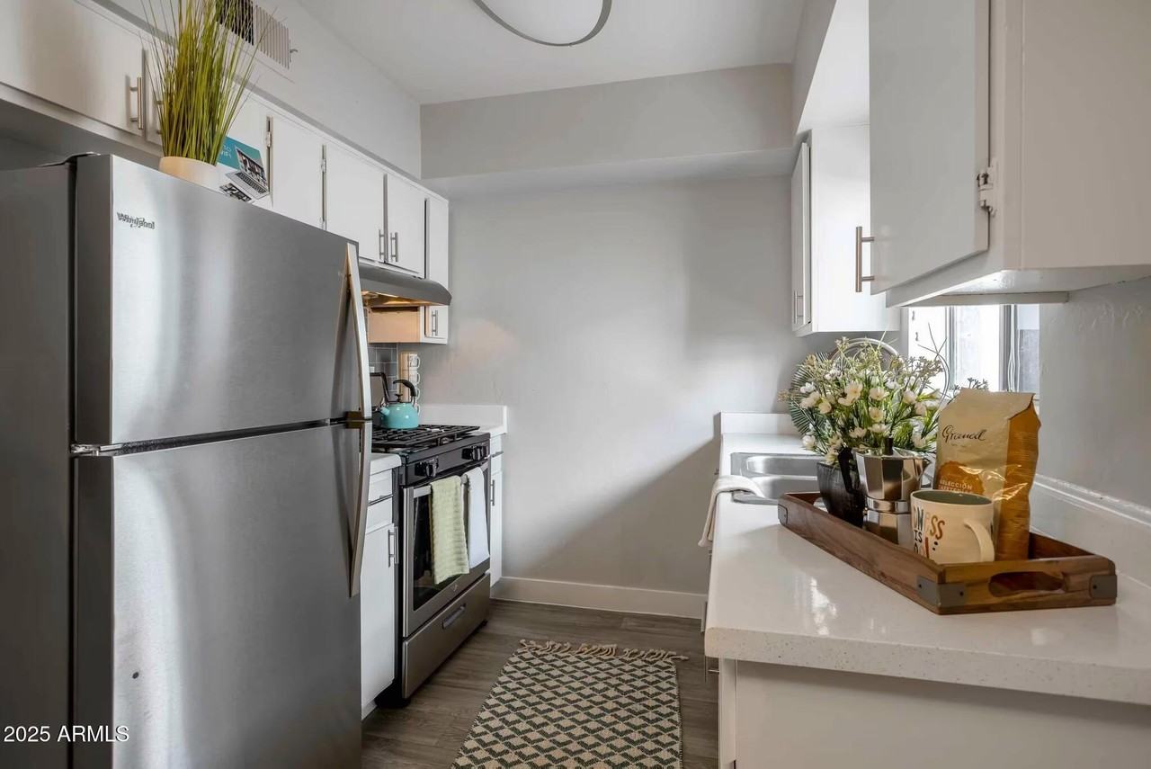 2627 N 45th Ave #3P - Photo 3 of 24
