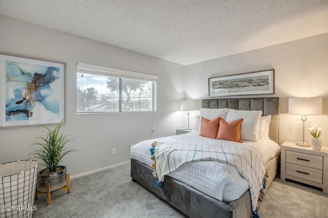 2627 N 45th Ave #3P - Photo 7 of 24
