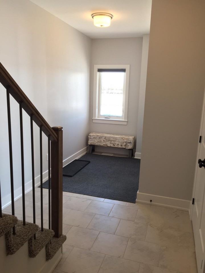 524 Labrador Crescent - Photo 3 of 19