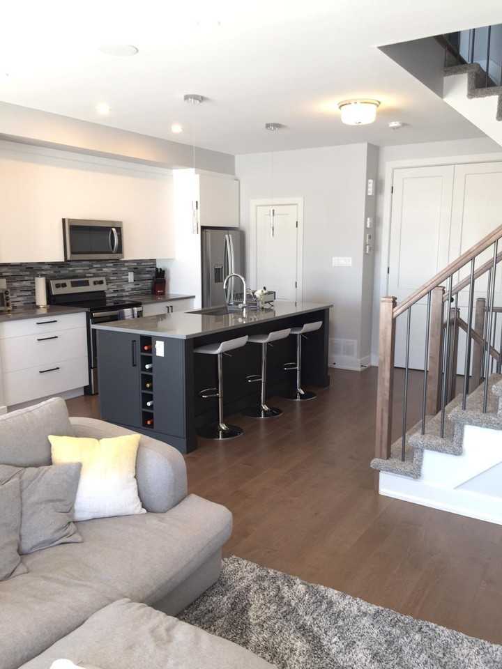 524 Labrador Crescent - Photo 5 of 19