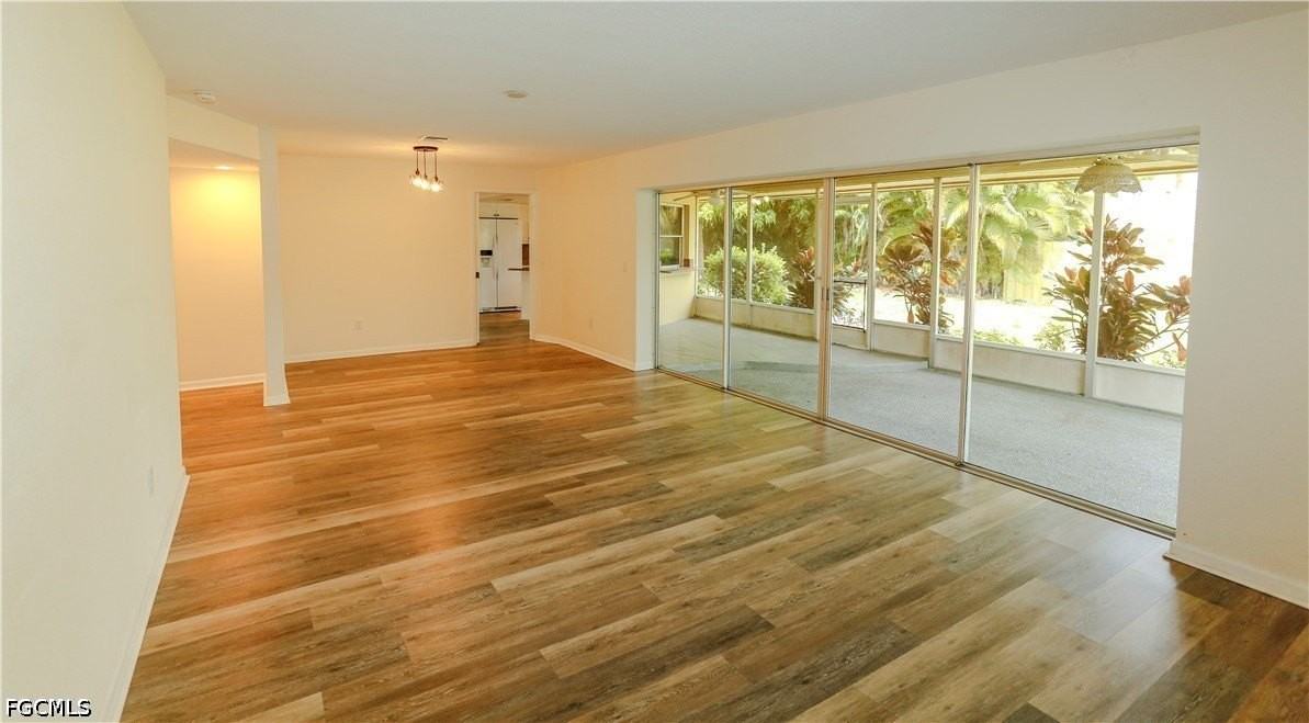 5654 Eichen Cir W - Photo 3 of 29