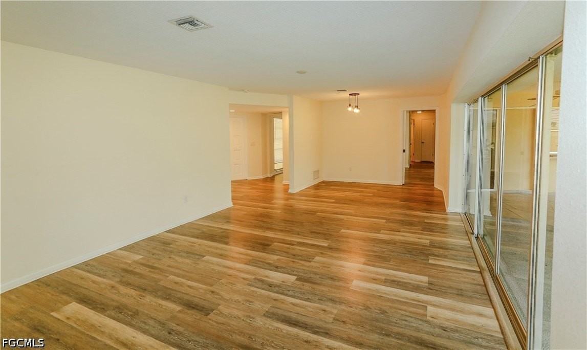 5654 Eichen Cir W - Photo 4 of 29