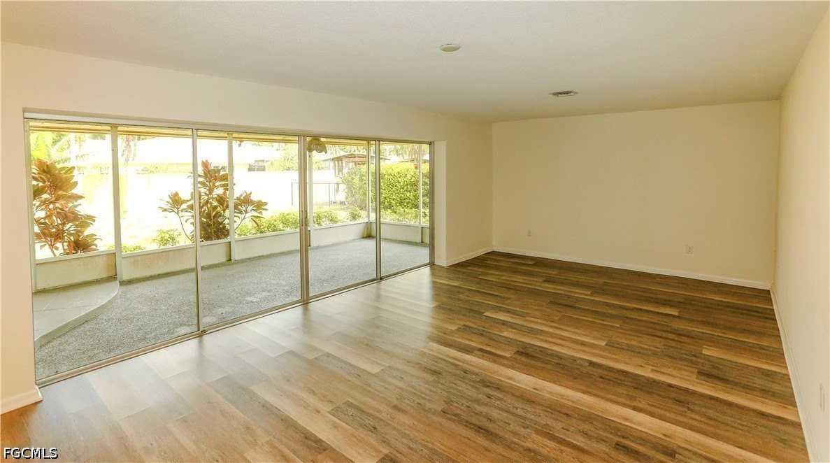 5654 Eichen Cir W - Photo 5 of 29