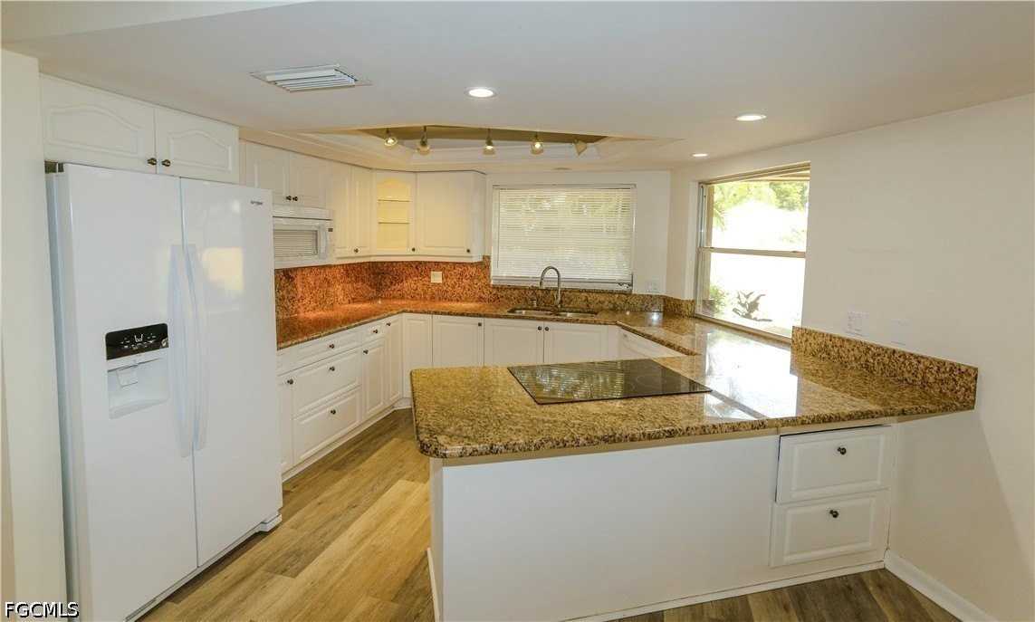 5654 Eichen Cir W - Photo 6 of 29
