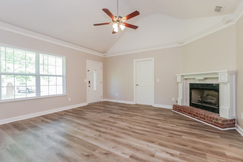 407 Cindi Ct - Photo 5 of 19