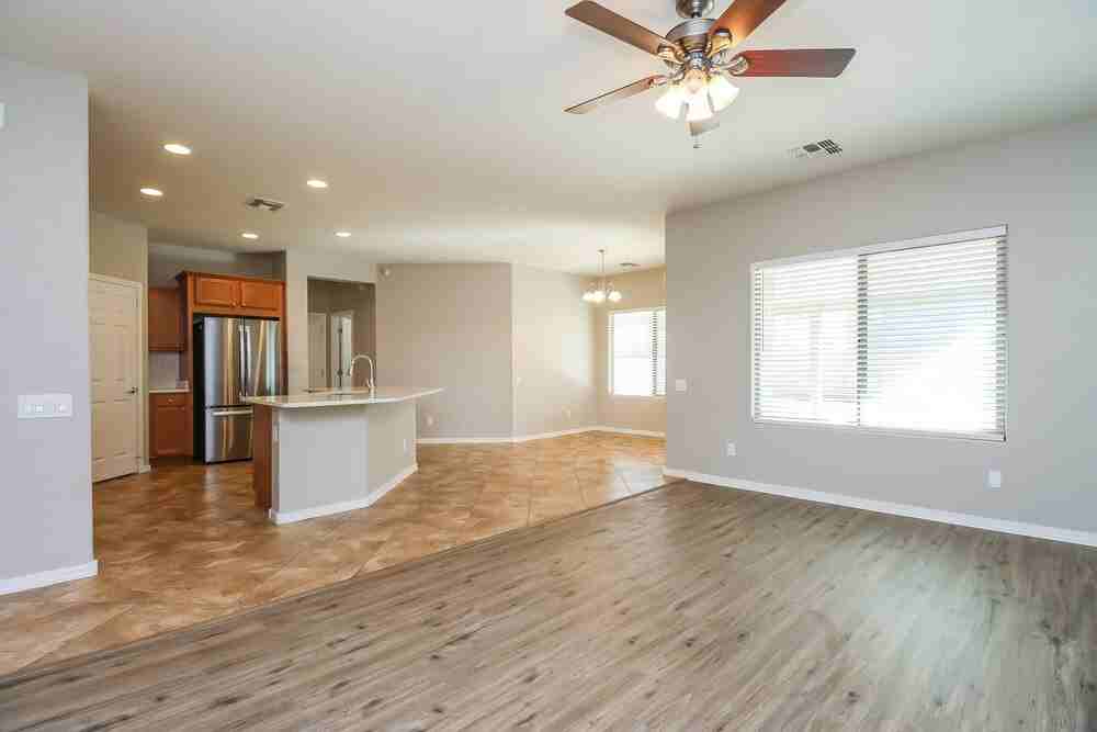 11043 E Silver Springs Ave - Photo 4 of 17