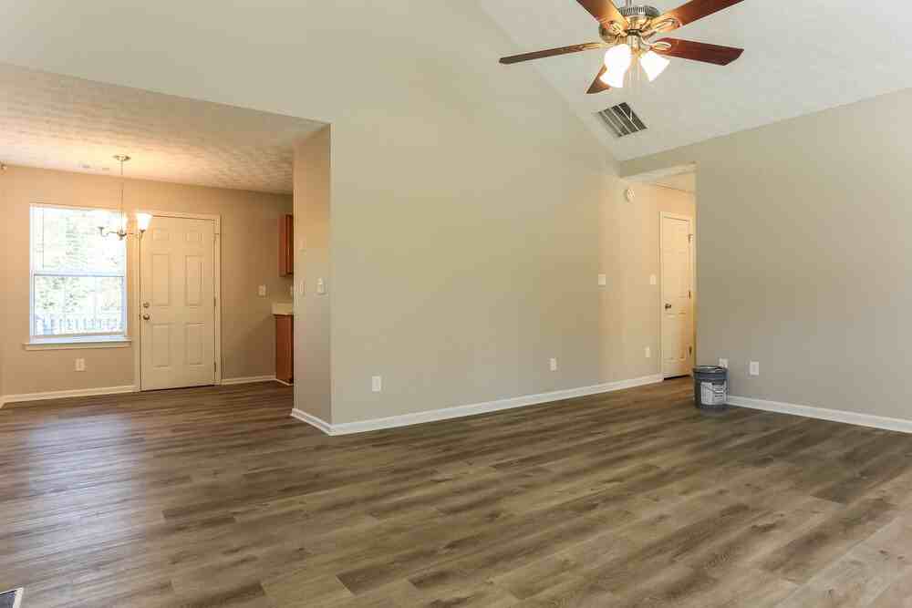 1825 Cutters Mill Way - Photo 4 of 17