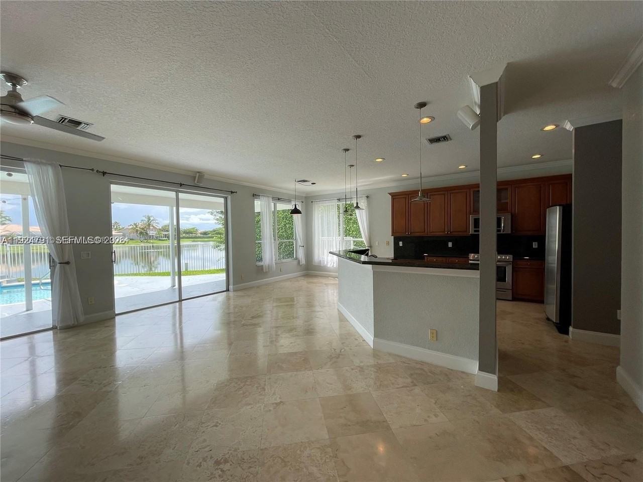 12738 Maypan Dr - Photo 5 of 21