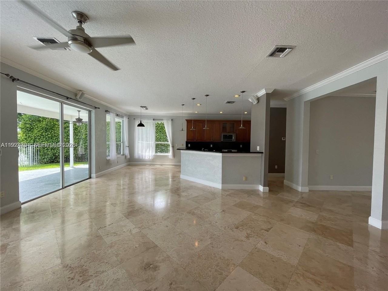 12738 Maypan Dr - Photo 6 of 21