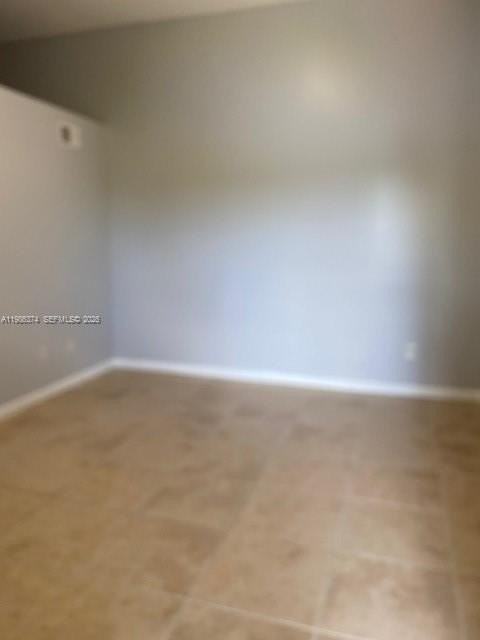 1385 Crystal Way #L - Photo 4 of 13