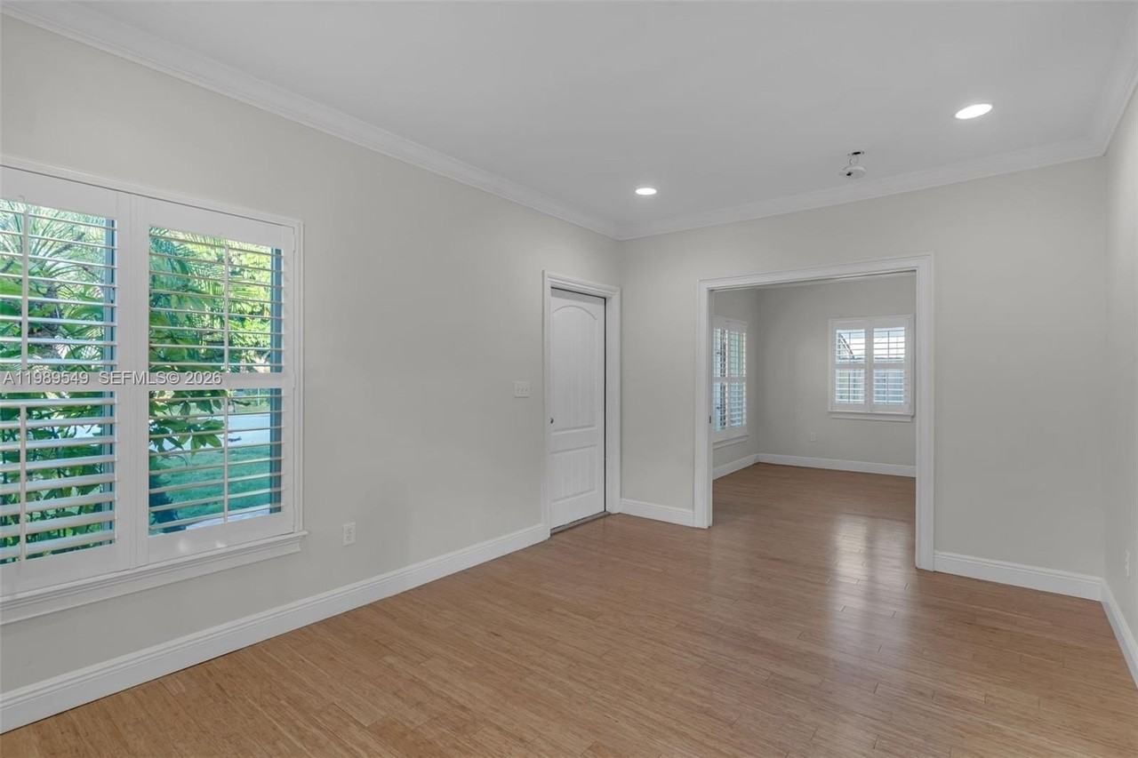 7048 Sw 83rd Ct - Photo 6 of 38
