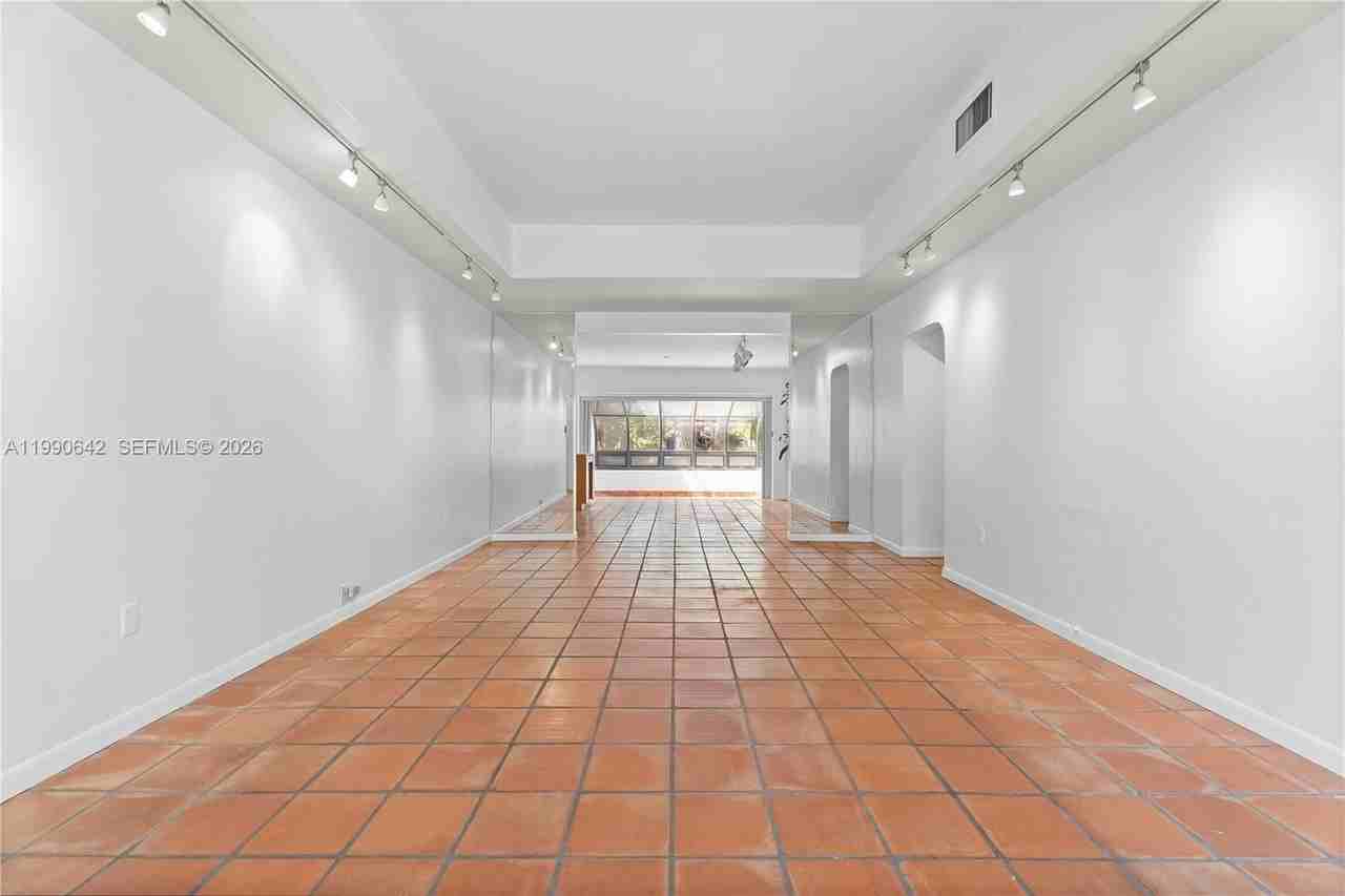 1845 Daytonia Rd - Photo 4 of 20