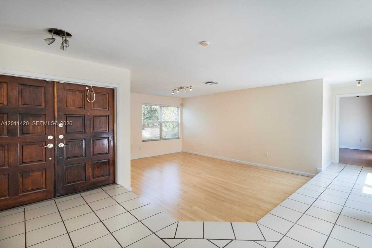 13530 Sw 109th Ter - Photo 3 of 18