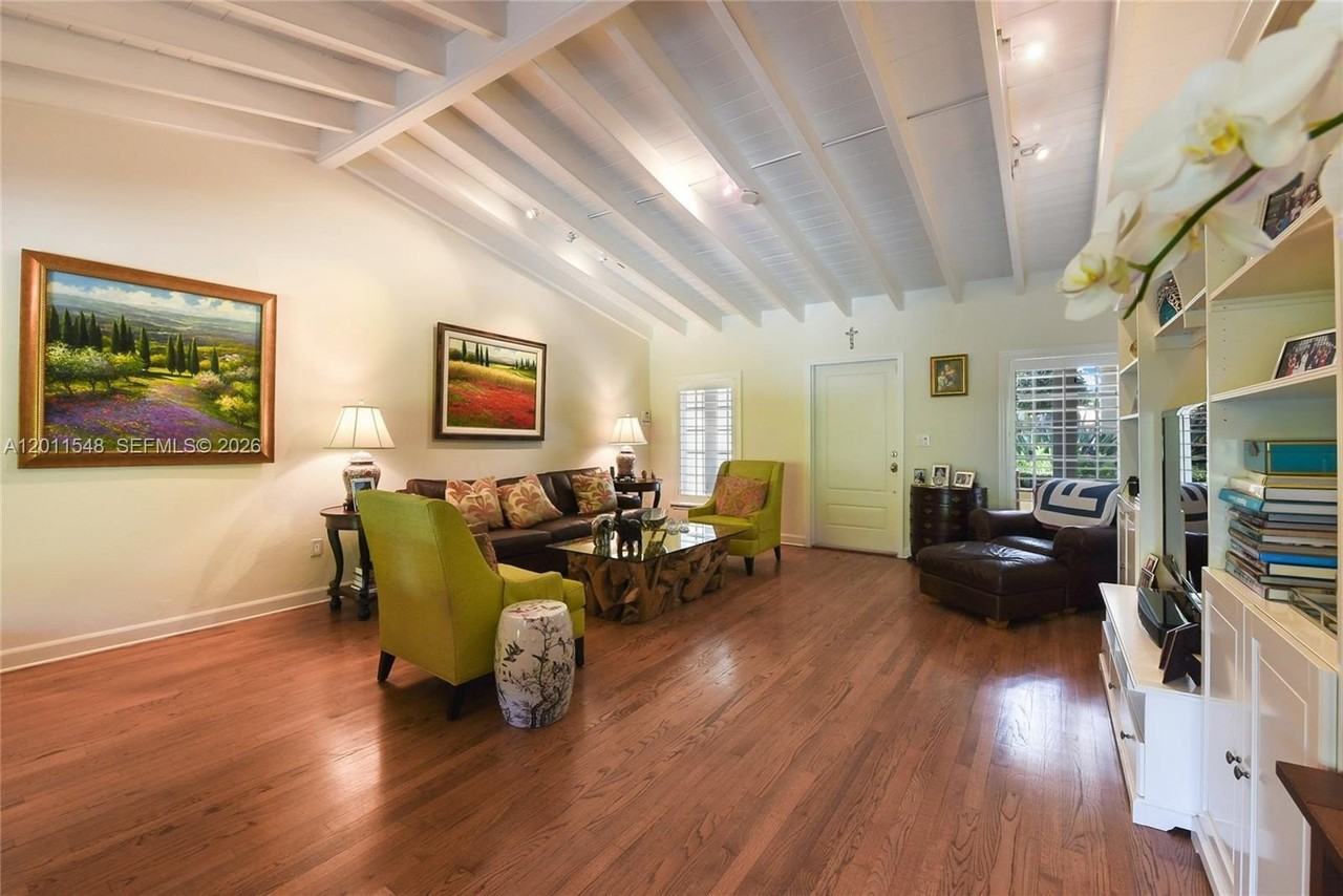 1111 Placetas Ave - Photo 4 of 20