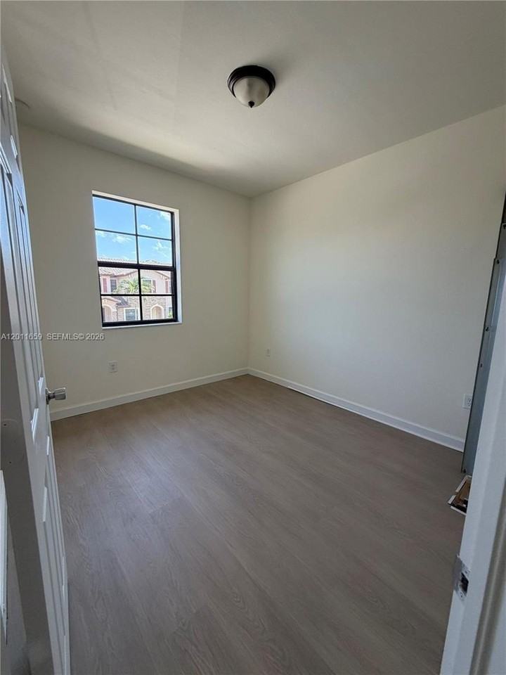 15071 Sw 116th St #15071 - Photo 7 of 22