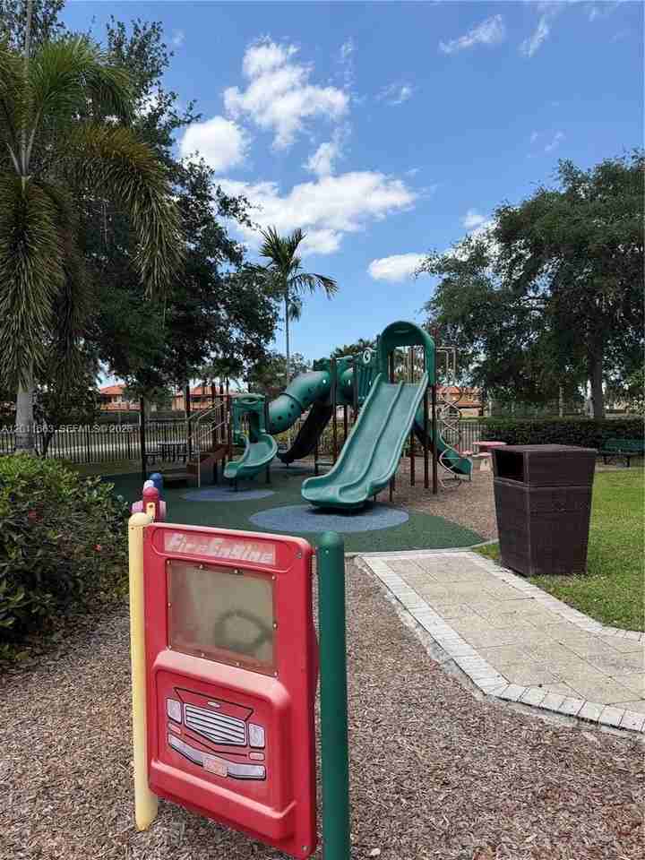 15341 Sw 31st Ter #15341 - Photo 6 of 30