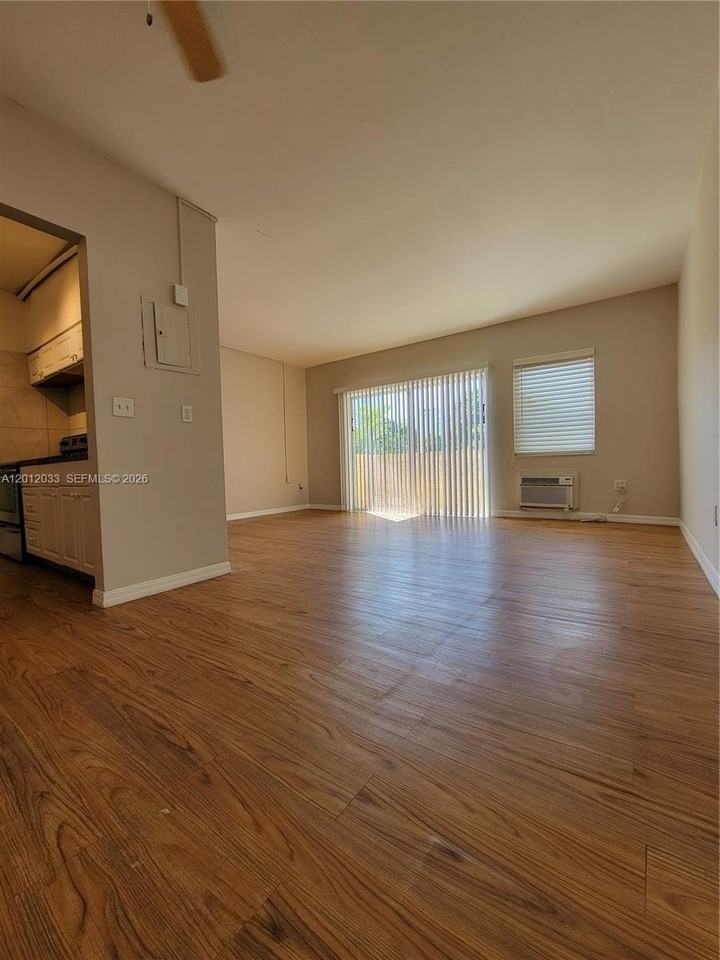 835 Lenox Ave #201 - Photo 4 of 14