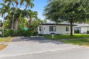featured image of 715 Ne 6th St #1-3
