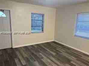 715 Ne 6th St #1-3 - Photo 4 of 20