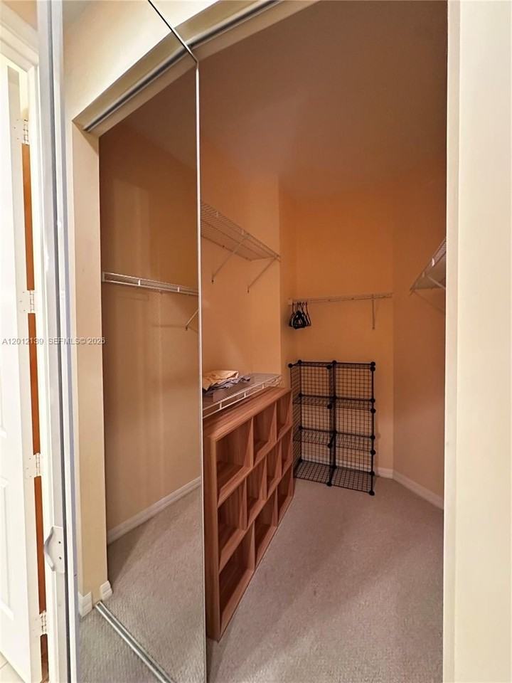 606 Mariner Bay Blvd - Photo 5 of 26