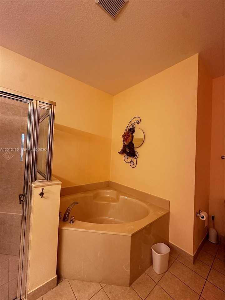 606 Mariner Bay Blvd - Photo 7 of 26