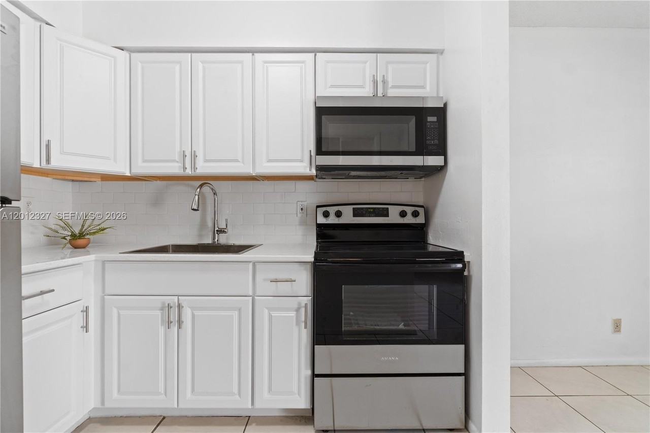 2325 Nw 52nd Ct #2325 - Photo 3 of 26