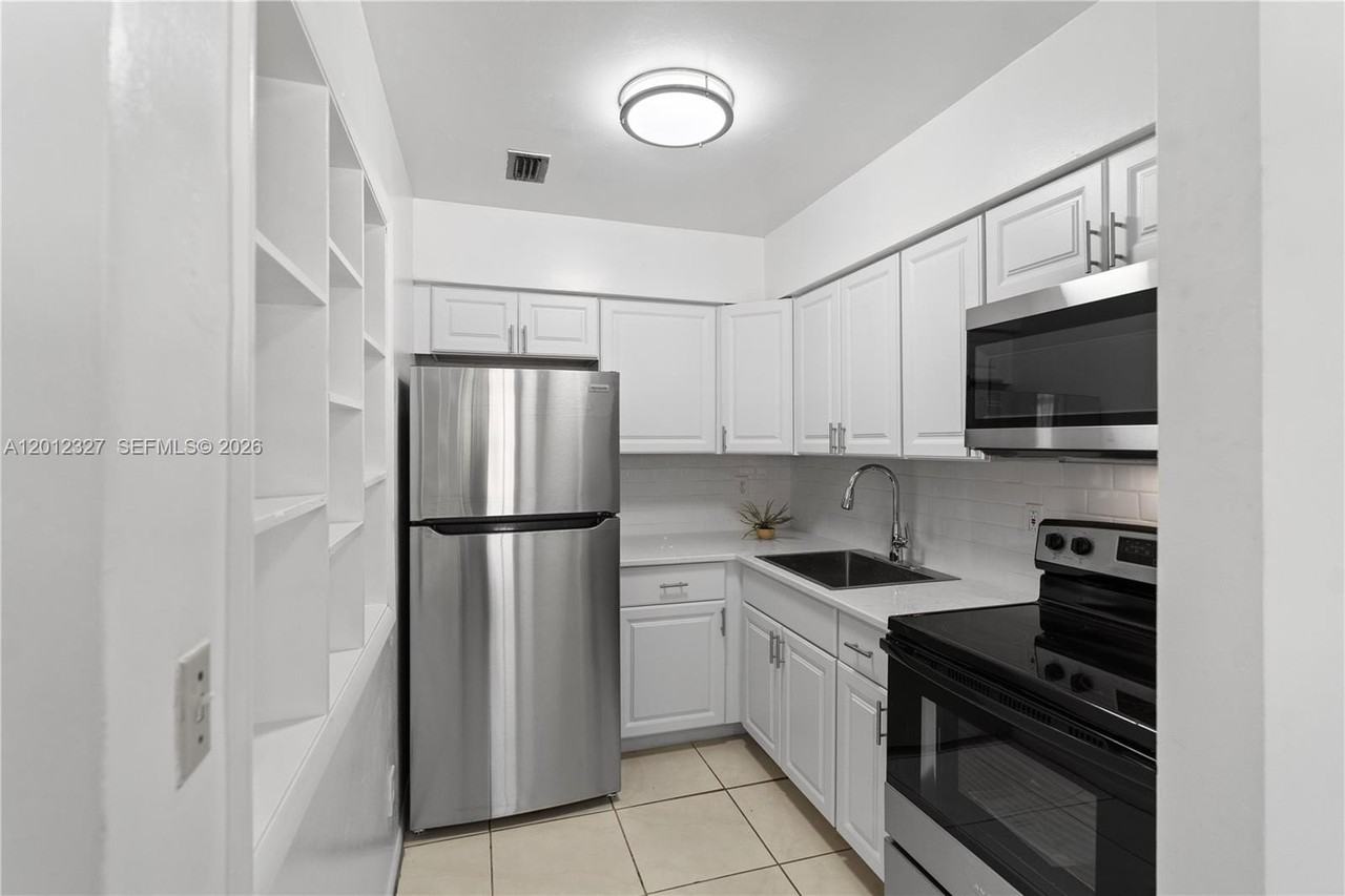 2325 Nw 52nd Ct #2325 - Photo 4 of 26