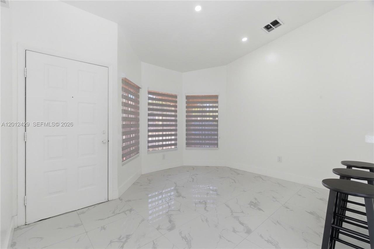 164 Nw 85th Ct #0 - Photo 6 of 37