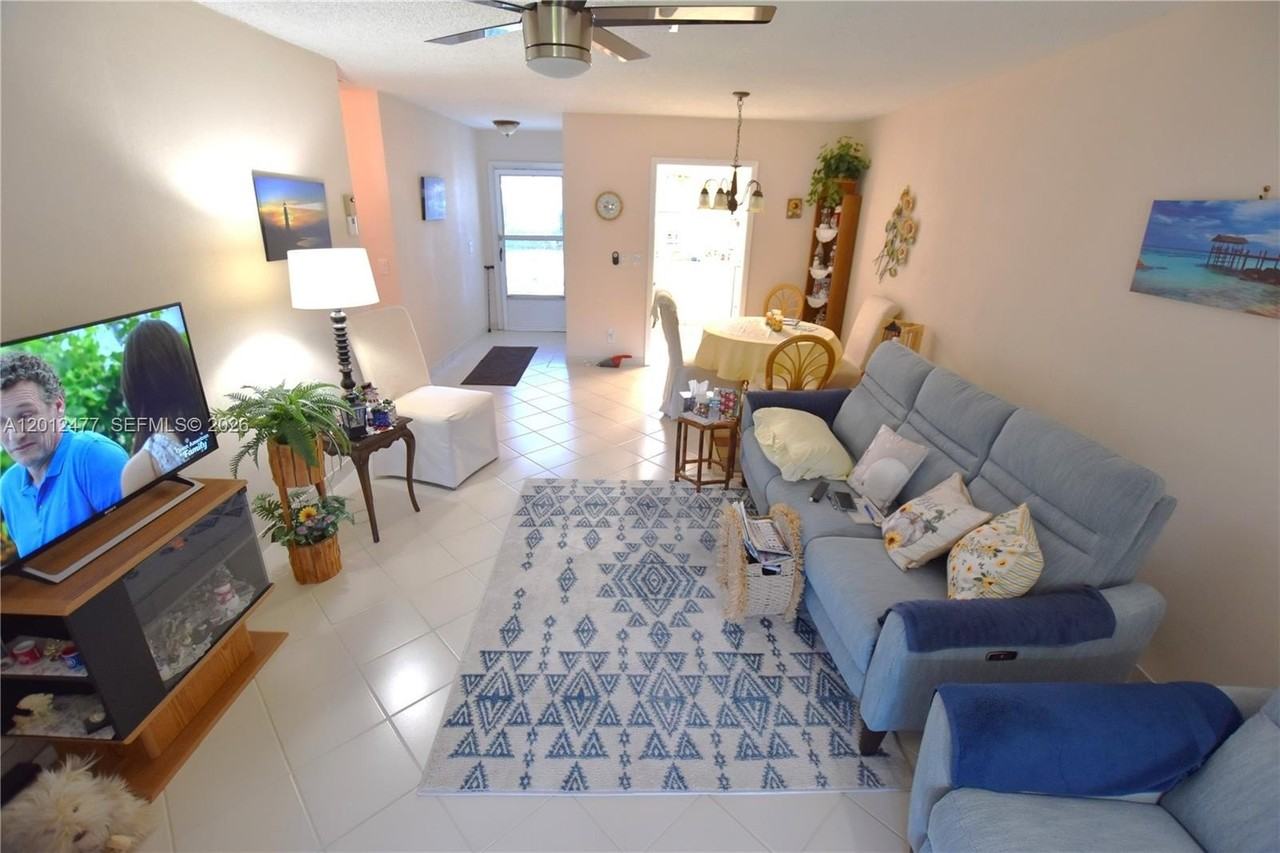 2515 Emory Dr W #A - Photo 3 of 29