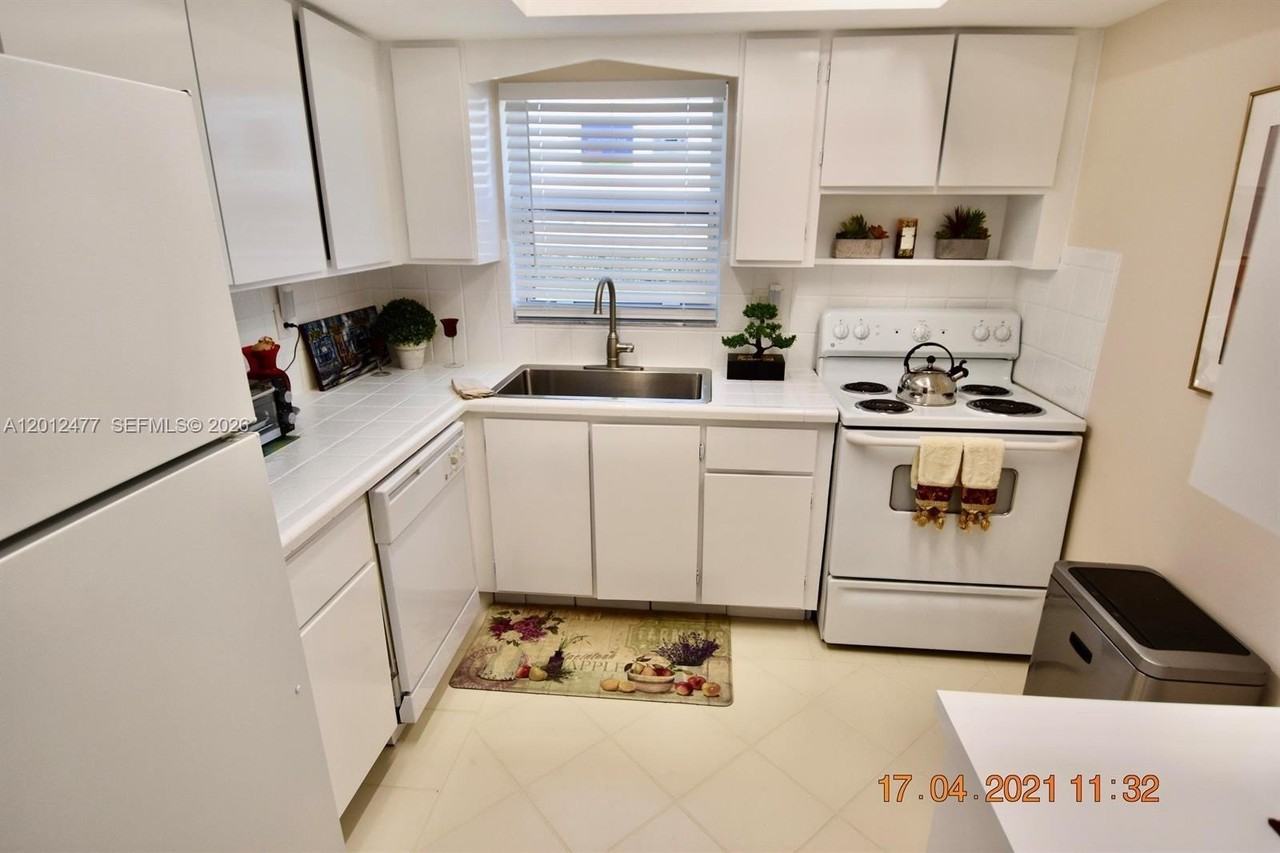 2515 Emory Dr W #A - Photo 4 of 29