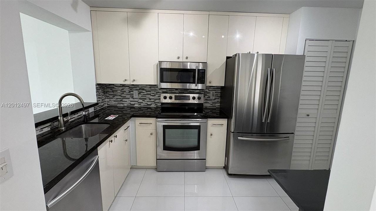 9560 Weldon Cir #J308 - Photo 6 of 17
