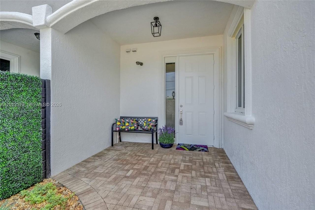 2708 Ne 30th Pl #2708 - Photo 7 of 50