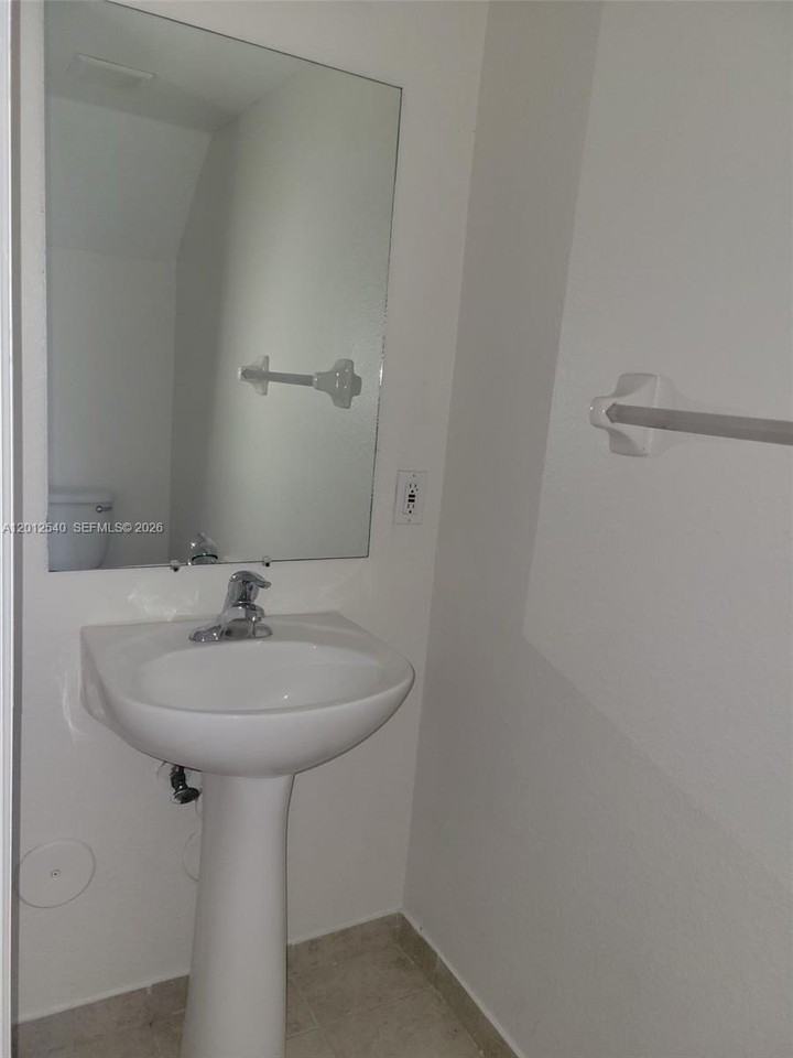 17339 Nw 7th Ave #504 - Photo 7 of 42